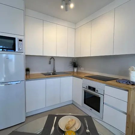 Rooftop Free Wifi Apartment